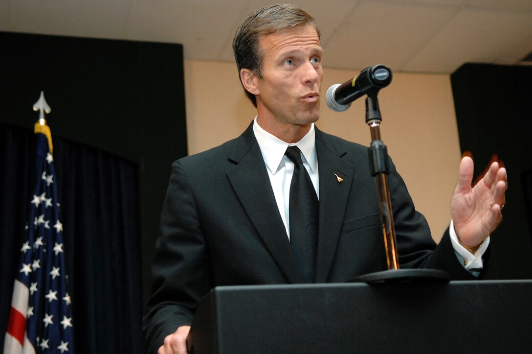U.S. Senator John Thune addresses members of the 28th Bomb Wing and their guests during the Air Force Ball at Ellsworth Air Force Base, S.D., Sept. 22, 2007. Ellsworth is hosting this ball in commemoration of the Air Force's 60th anniversary. (U.S. Air Force photo by SSgt Michael B. Keller)