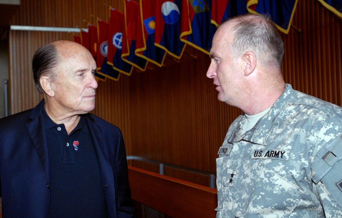 Actor Robert Duvall crosses paths with Army Maj. Gen. Rick Lynch at
