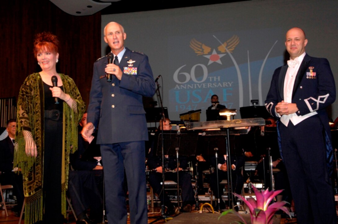 Lieutenant General Charles L. Johnson II, Maureen McGovern, and 1st Lietenant David A. Alpar at this years Air Force Ball.