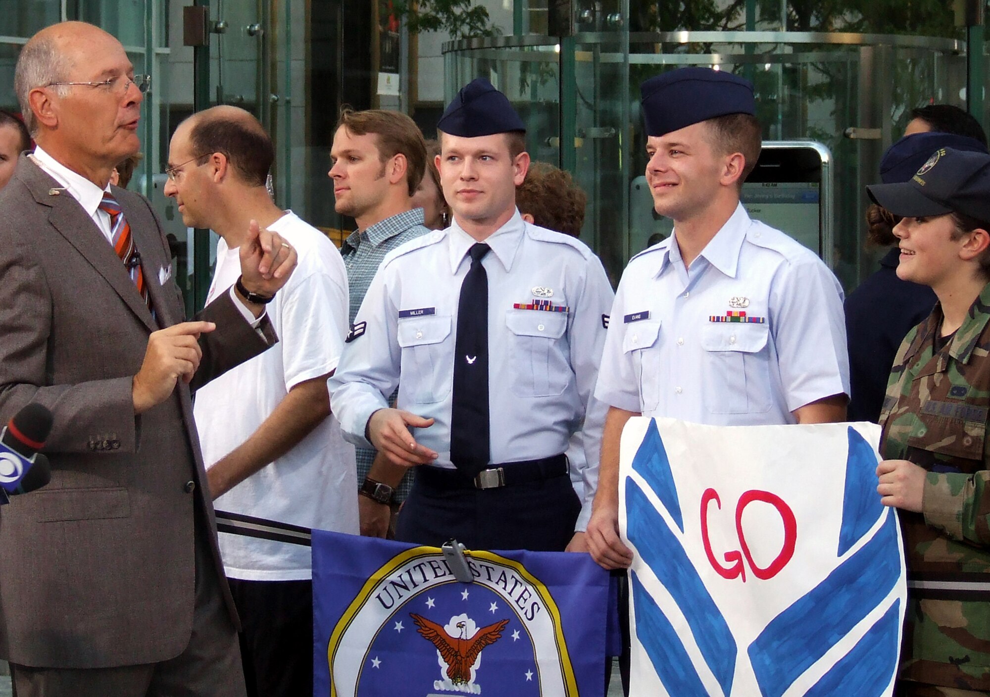 Anchor Harry Smith from CBS' The Early Show greets Airmen from McGuire Air Force Base, N.J., during filming of The Early Show in New York City Sept. 26, 2007.  In addition to Airmen from McGuire, there were also Airmen from the U.S. Air Force Expeditionary Center at Fort Dix, N.J., and cadets and Airmen from Det. 560 of the Reserve Officer Training Corps at Manhattan College.  All were on hand to recognize the Air Force's 60th anniversary on the nationally televised program. (U.S. Air Force Photo/Tech. Sgt. Rebecca Danet)