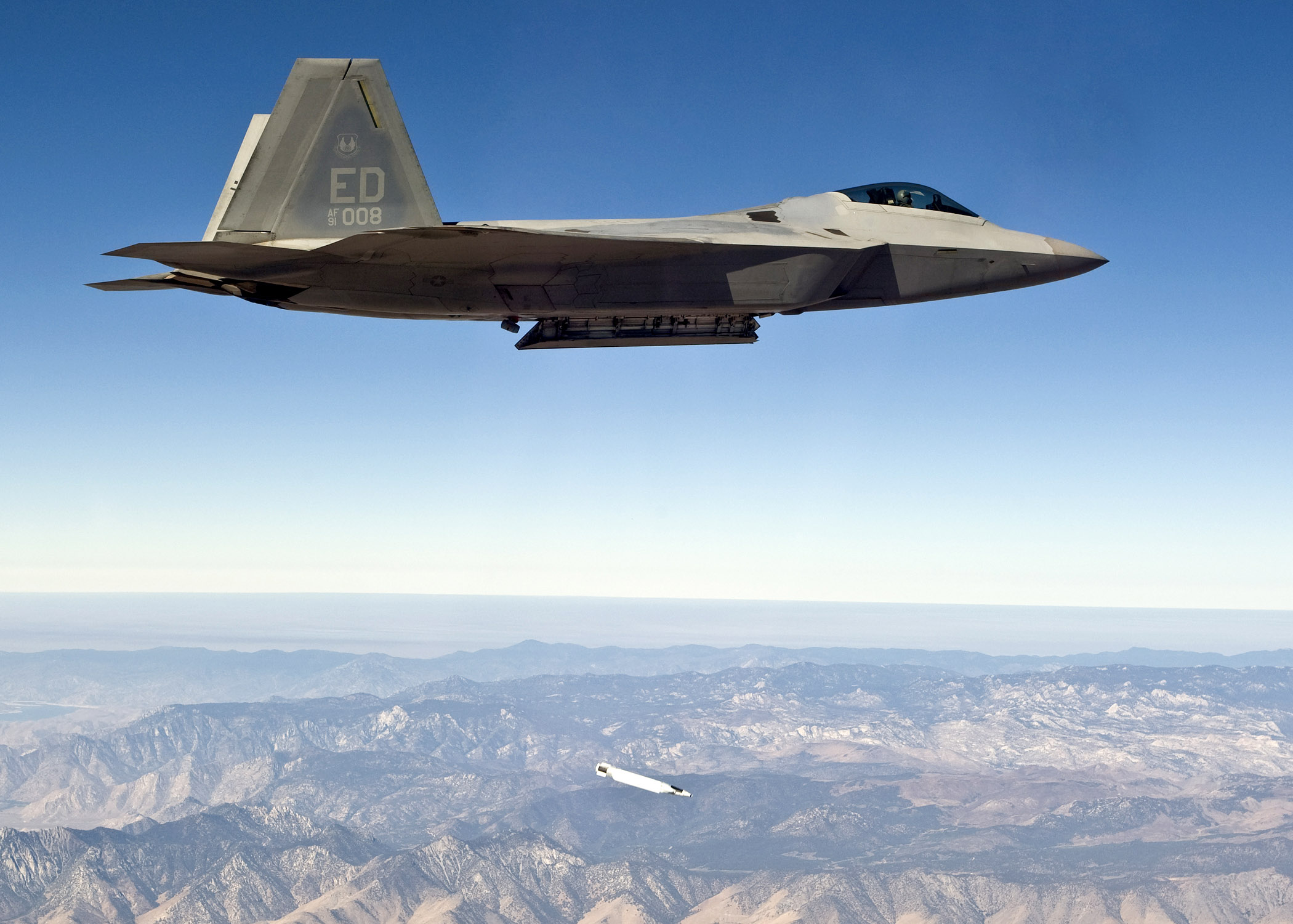 F 22 Performs First Drop Of Small Diameter Bomb Air Force Article Display