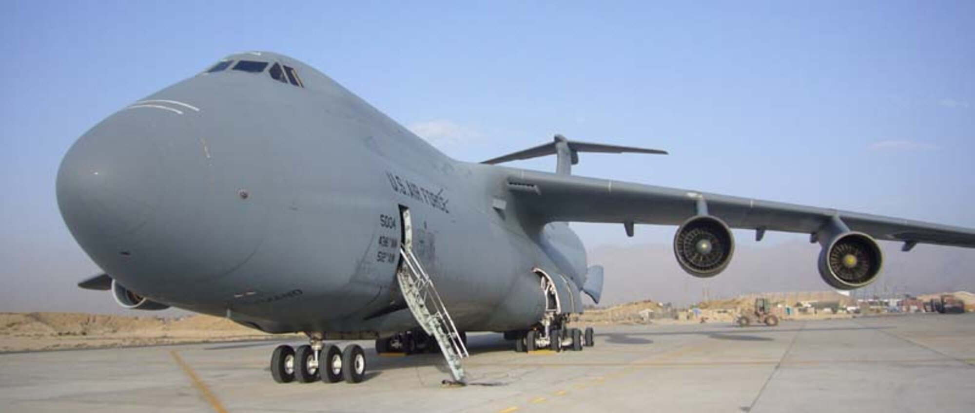 BAGRAM AIRFIELD, Afghanistan -- A C-5 Galaxy, the Air Force's largest airlift platform, landed here without interruption to flight operations for the first time Sept. 21.  (U.S. Air Force Photo by Master Sgt. Jamie Cabral)
