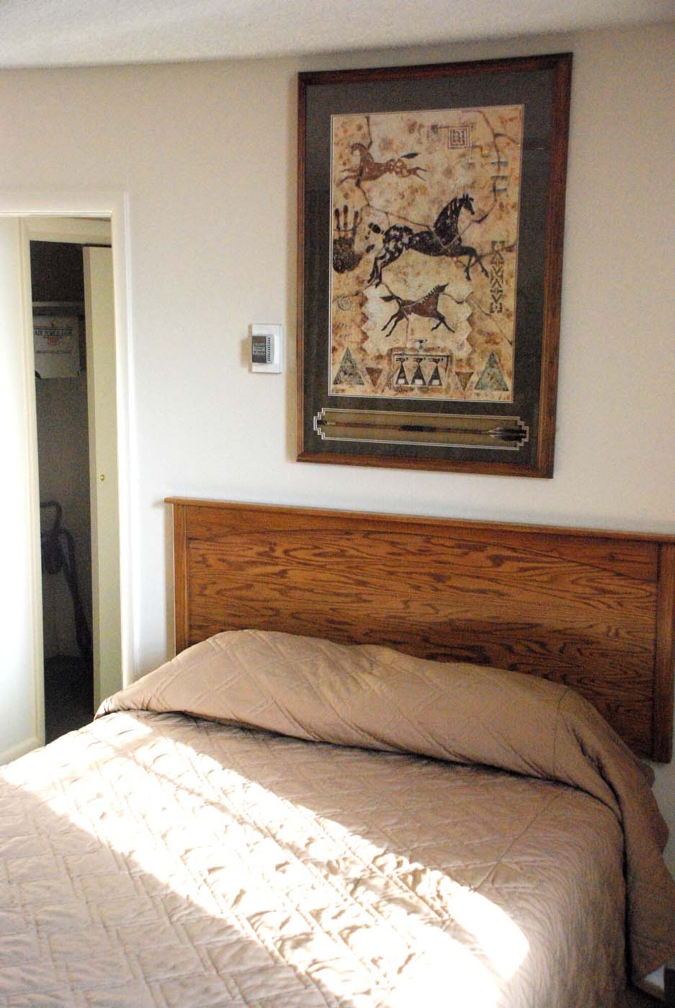 A bedroom in one of the visitor’s quarters at the inn. The VQ rooms are used for space available guests and anyone who is at the base for extended training.