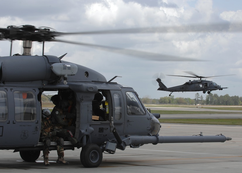 MOODY AIR FORCE BASE, Ga. -- Moody Airmen prepare for a flight on a HH-60G Pave Hawk here April 1. The HH-60G is a twin-engine medium-lift helicopter used in combat search and rescue missions. (U.S. Air Force photo by Airman 1st Class Brittany Barker)  