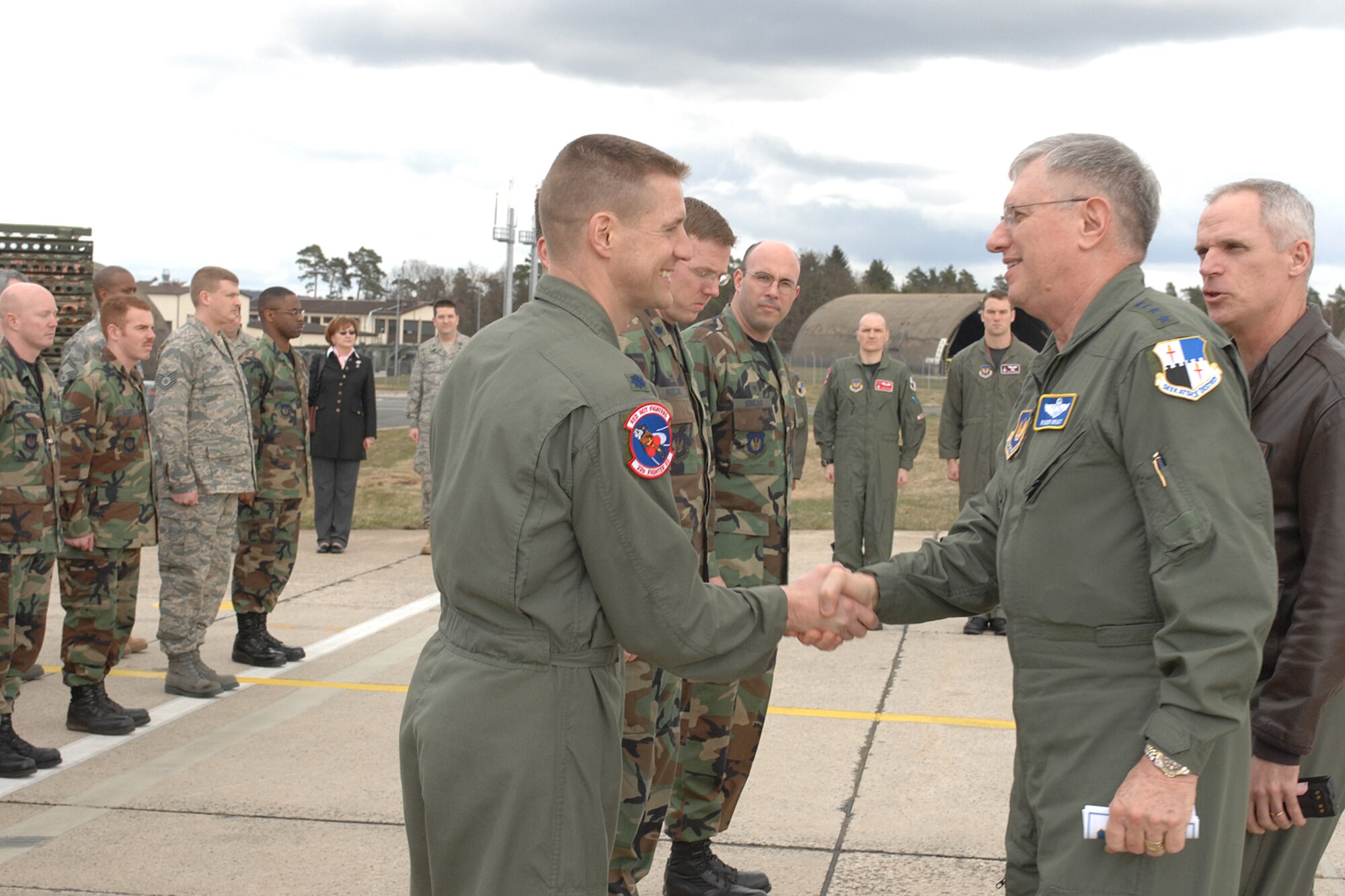 SPANGDAHLEM AIR BASE, Germany – Gen. Roger Brady (right), U.S. Air Forces in Europe Commander, meets Lt. Col. Douglas Nikolai, commander of the 22nd Fighter Squadron, during his visit to Spangdahlem AB, March 31, 2008. This was the general’s first visit to Spangdahlem since becoming the COMUSAFE. (U.S. Air Force photo/Staff Sergeant Kristin A. Ruleau)