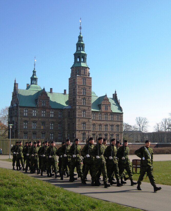 Danish soldiers from the Royal Danish Life Guards march through the historic Rosenborg Drill Ground in Copenhagen, Denmark, during U.S. Defense Secretary Robert M. Gates’ visit April 1, 2008. In the background is the Rosenborg Castle, home of the royal family’s crown jewels. King Frederik III established the Royal Danish Life Guards on June 30, 1658. Defense Dept. photo by Fred W. Baker III