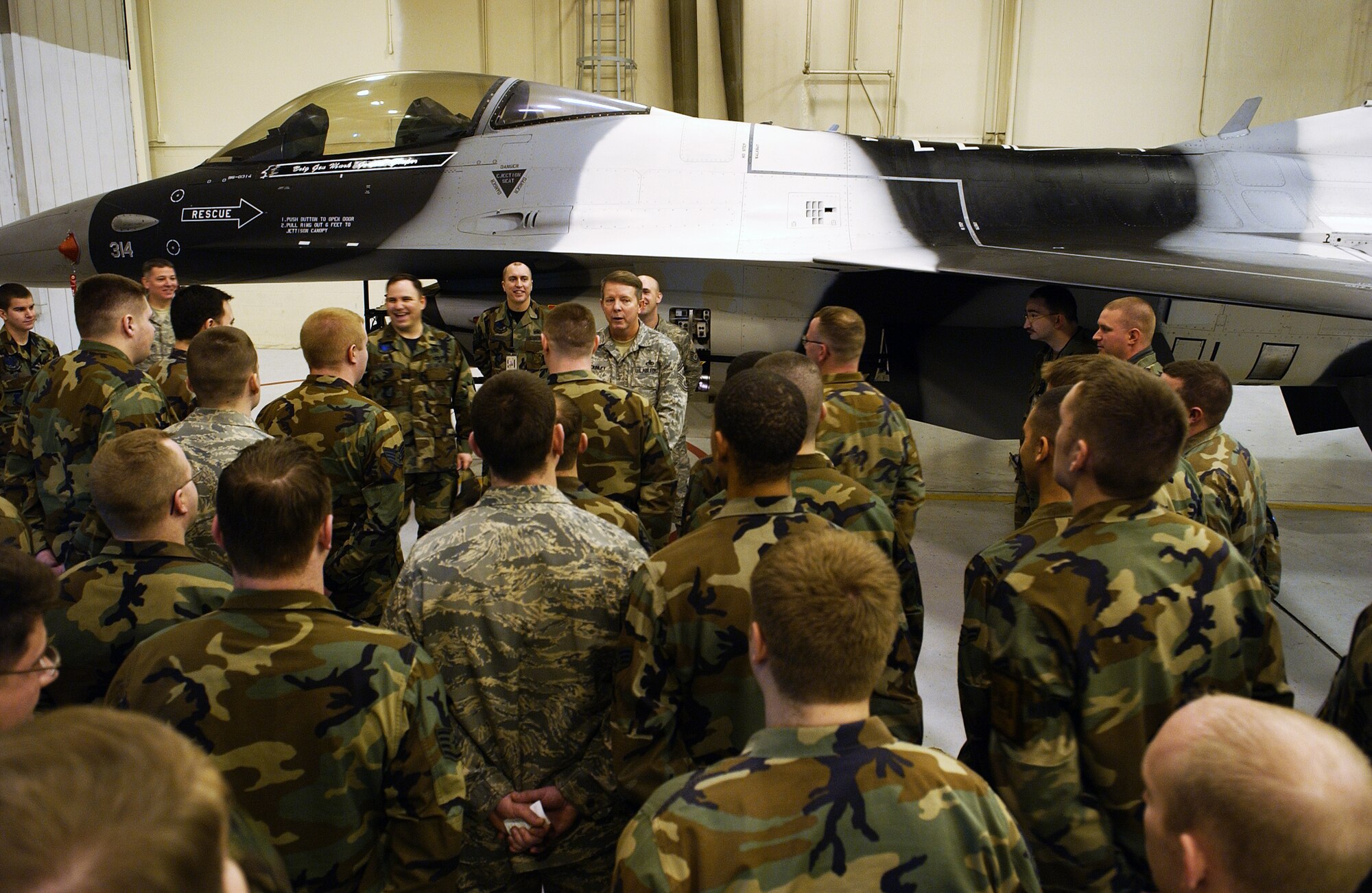 Chief Master Sergeant of the Air Force visits ICEMAN team > Eielson Air