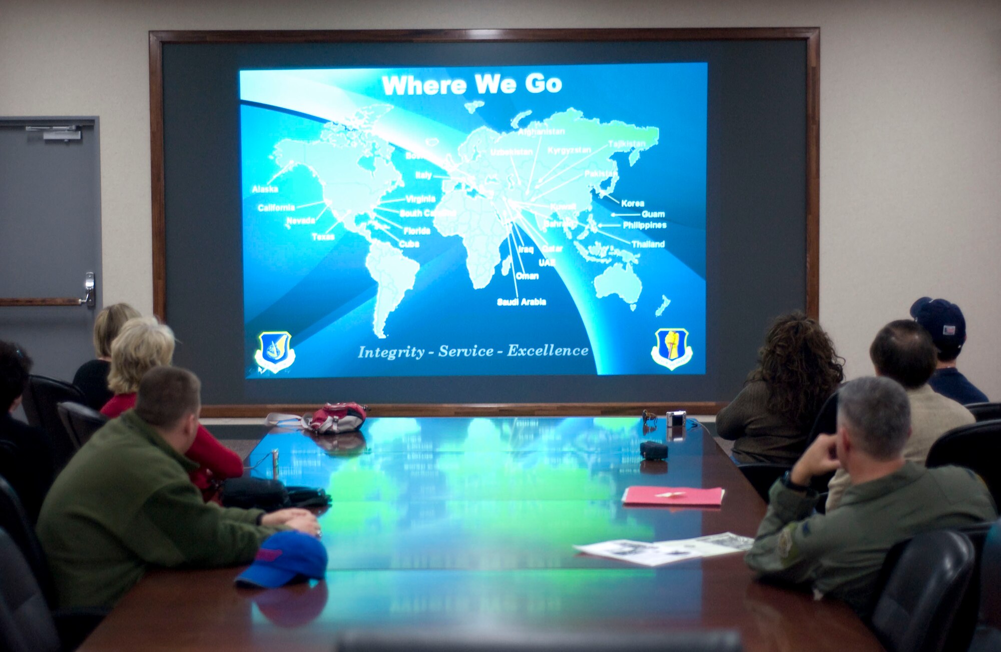 MISAWA AIR BASE, Japan -- Alumni of Edgren High School, the Department of Defense High School at Misawa Air Base, view a PowerPoint briefing at the 35th Fighter Wing Headquarters on April 2, 2008. The briefing informed the group about the current mission and status of Misawa Air Base. (U.S. Air Force photo by Senior Airman Samuel Morse)