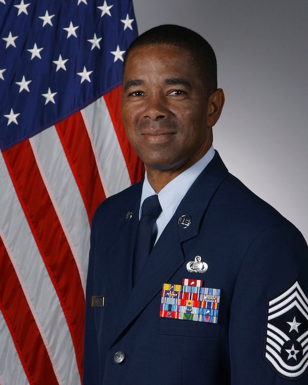 After 30 years, AFPC command chief retires from 'dream job' > Air Force