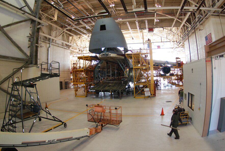 Maintenance workers perform an isochronical inspection