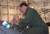Maintenance workers perform an isochronical inspection