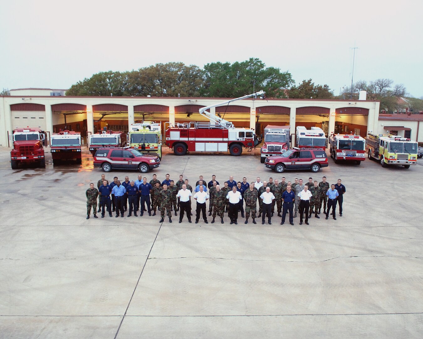 Cutting edge Base firefighters give new aircraft rescue truck high marksu003e Joint Base San Antoniou003e News pic pic