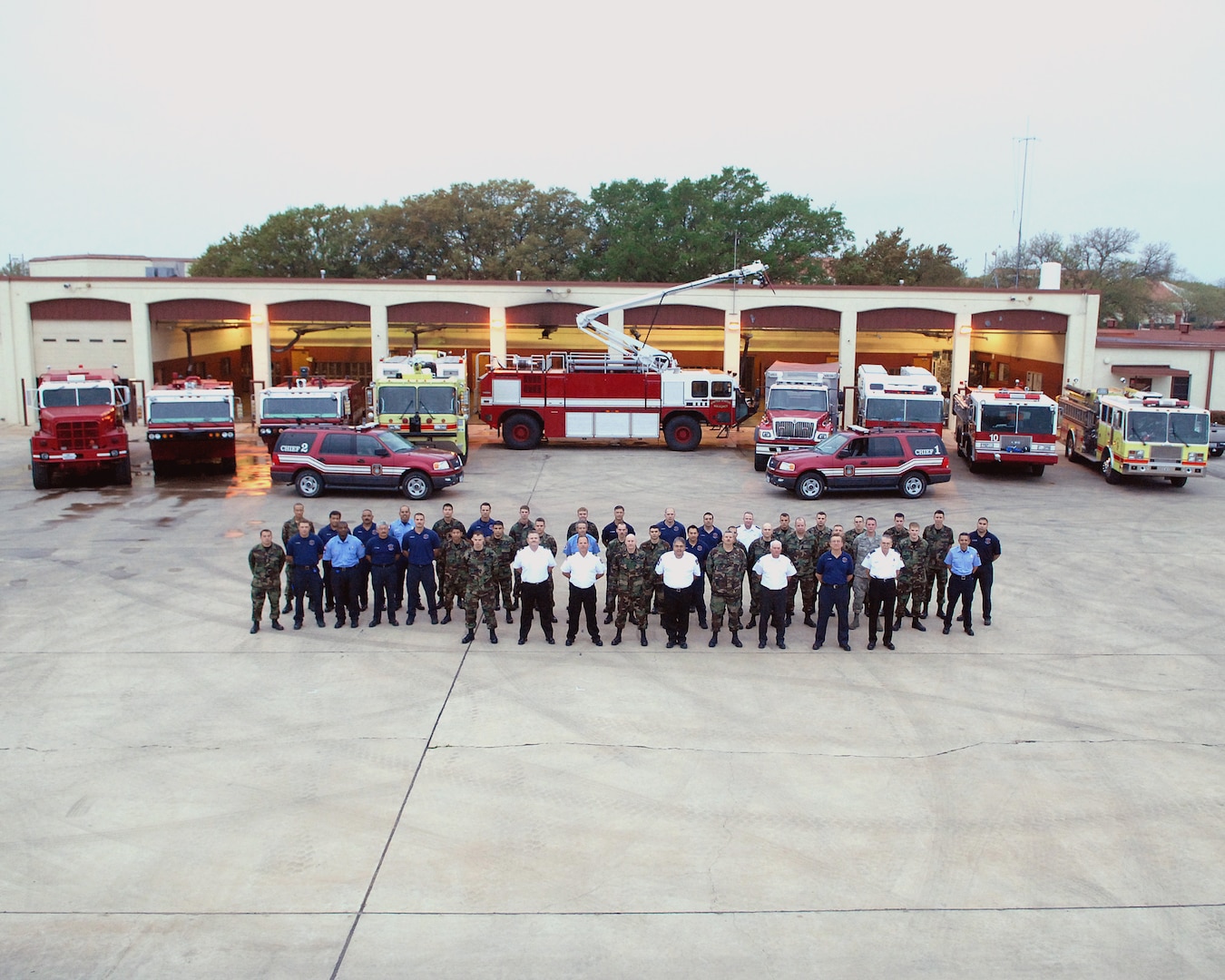 Cutting edge Base firefighters give new aircraft rescue truck high marksu003e Joint Base San Antoniou003e News pic pic