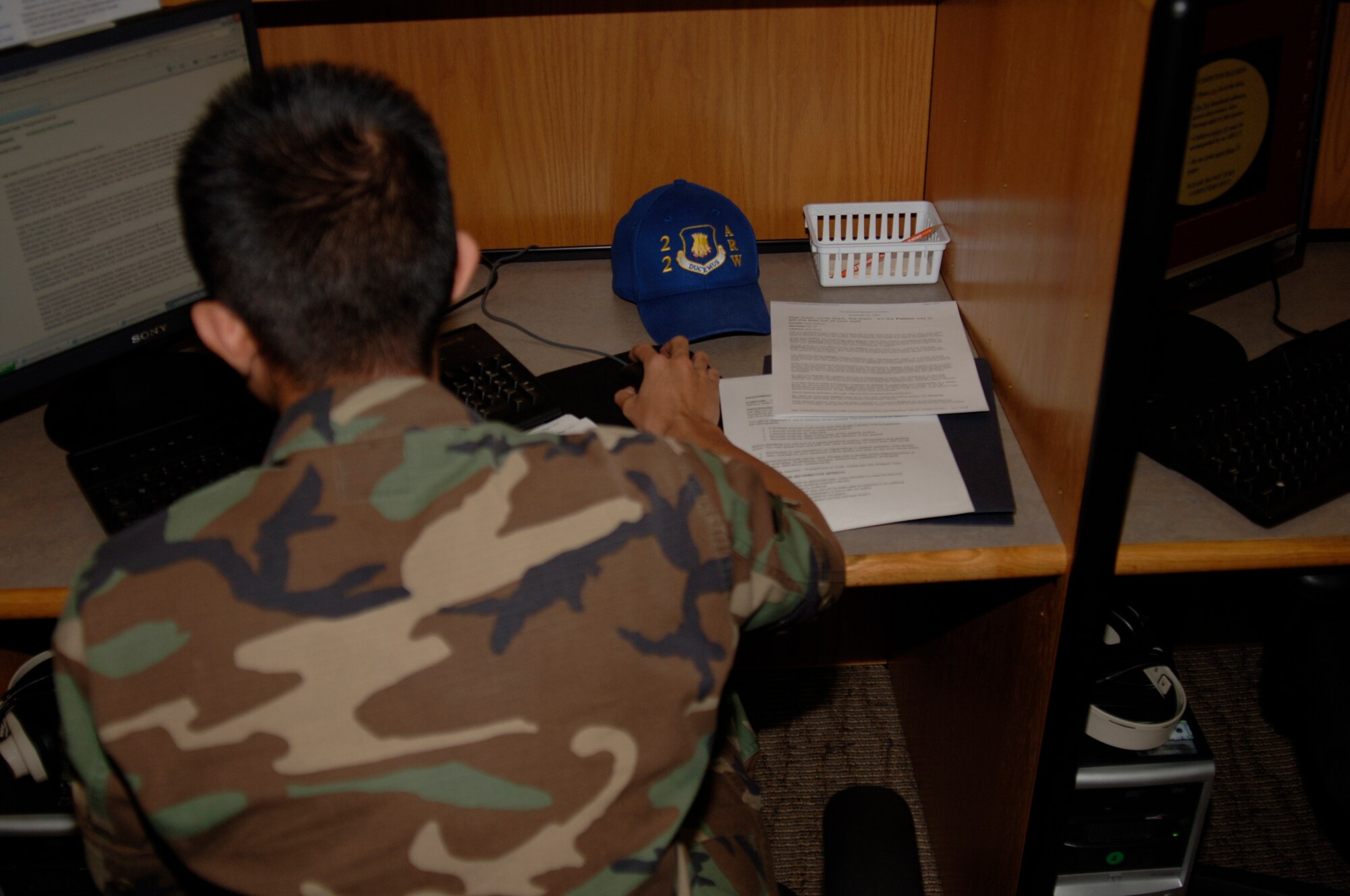 The base library offers 13 computers with Internet access for McConnell members to use. (photo by Staff Sgt Ronald Lafosse)