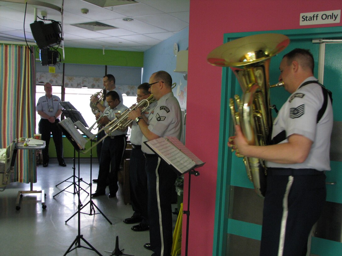 Alaska Brass performs for the children, parents and staff at the Royal Brisbane Children’s Hospital.