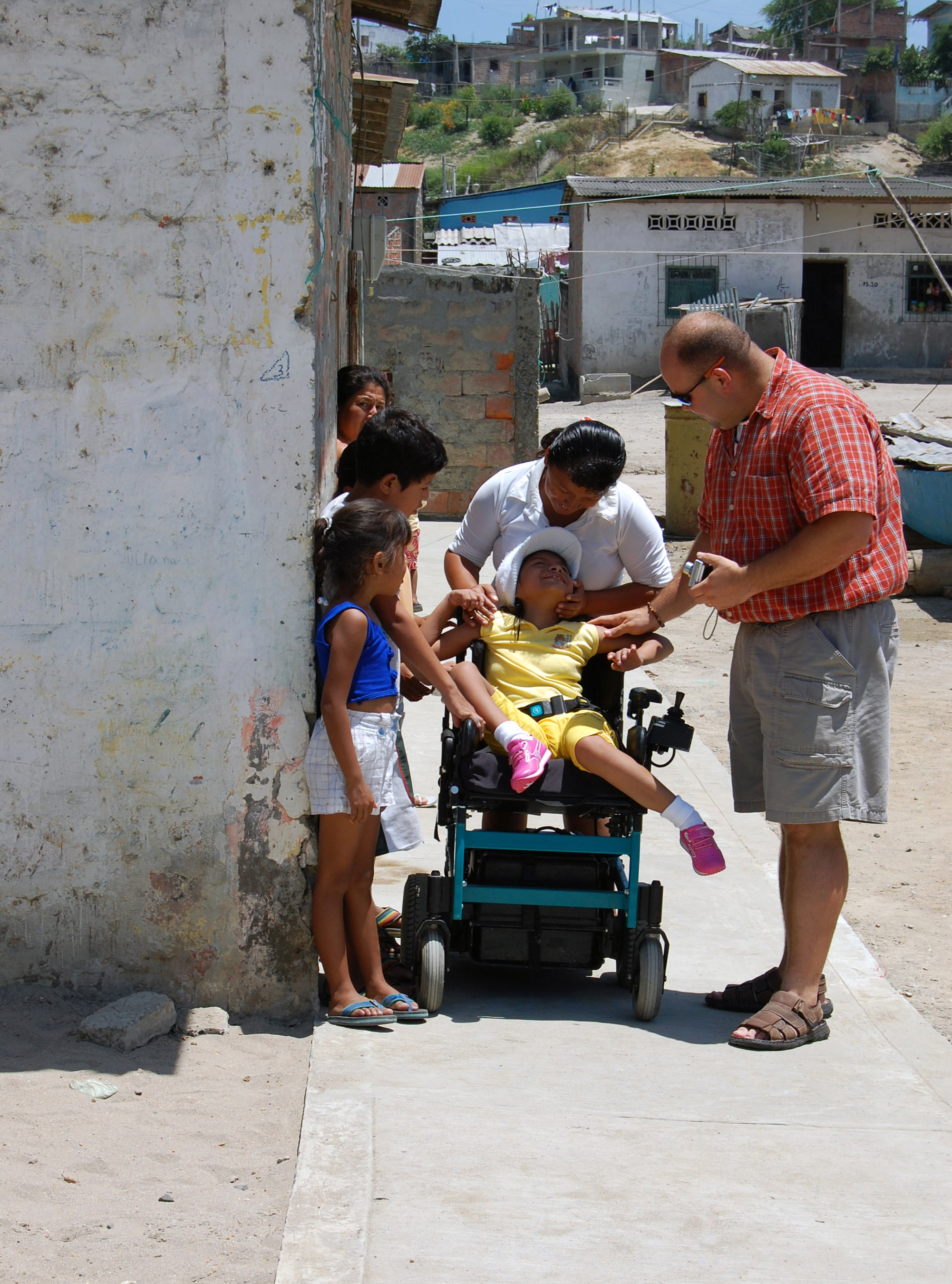 Airmen donate wheelchair, ramp for Ecuadorian girl > Air Force