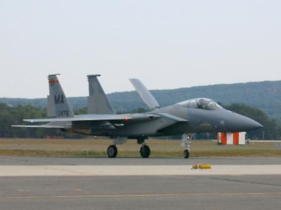 F-15 arrival 8 September 2007