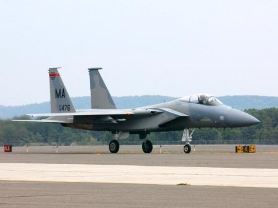 F-15 arrival 8 September 2007