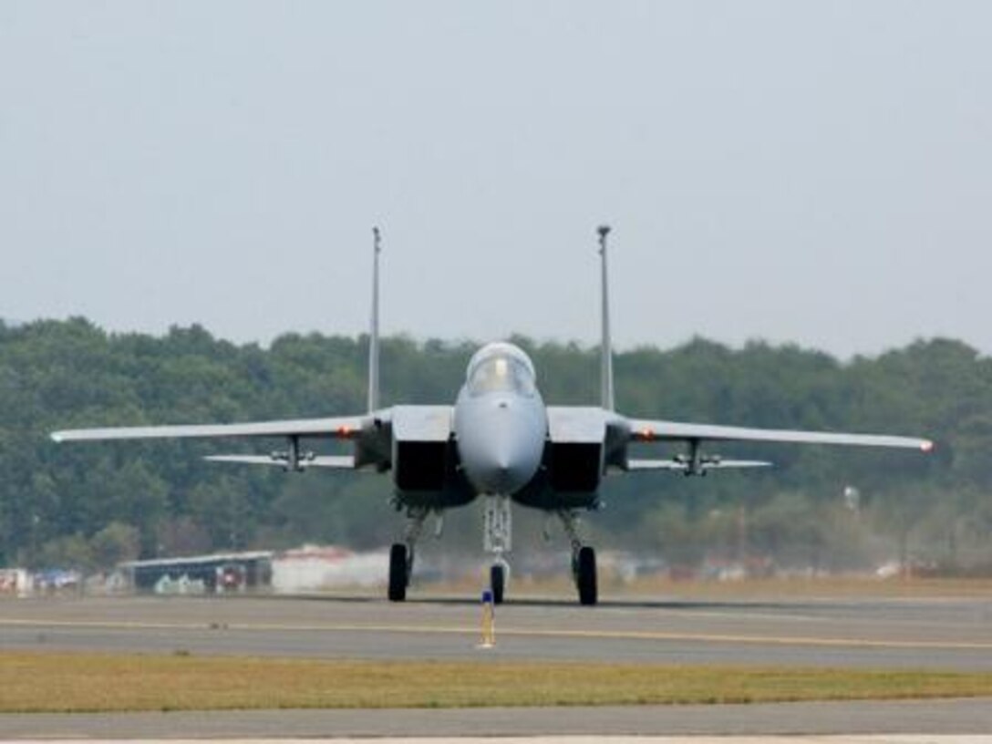 F-15 arrival 8 September 2007