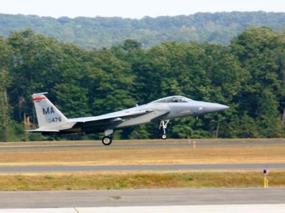 F-15 arrival 8 September 2007
