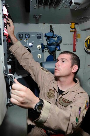 Senior Airman Dan Carbon (U.S. Air Force photo/Tech. Sgt. Johnny Saldivar)