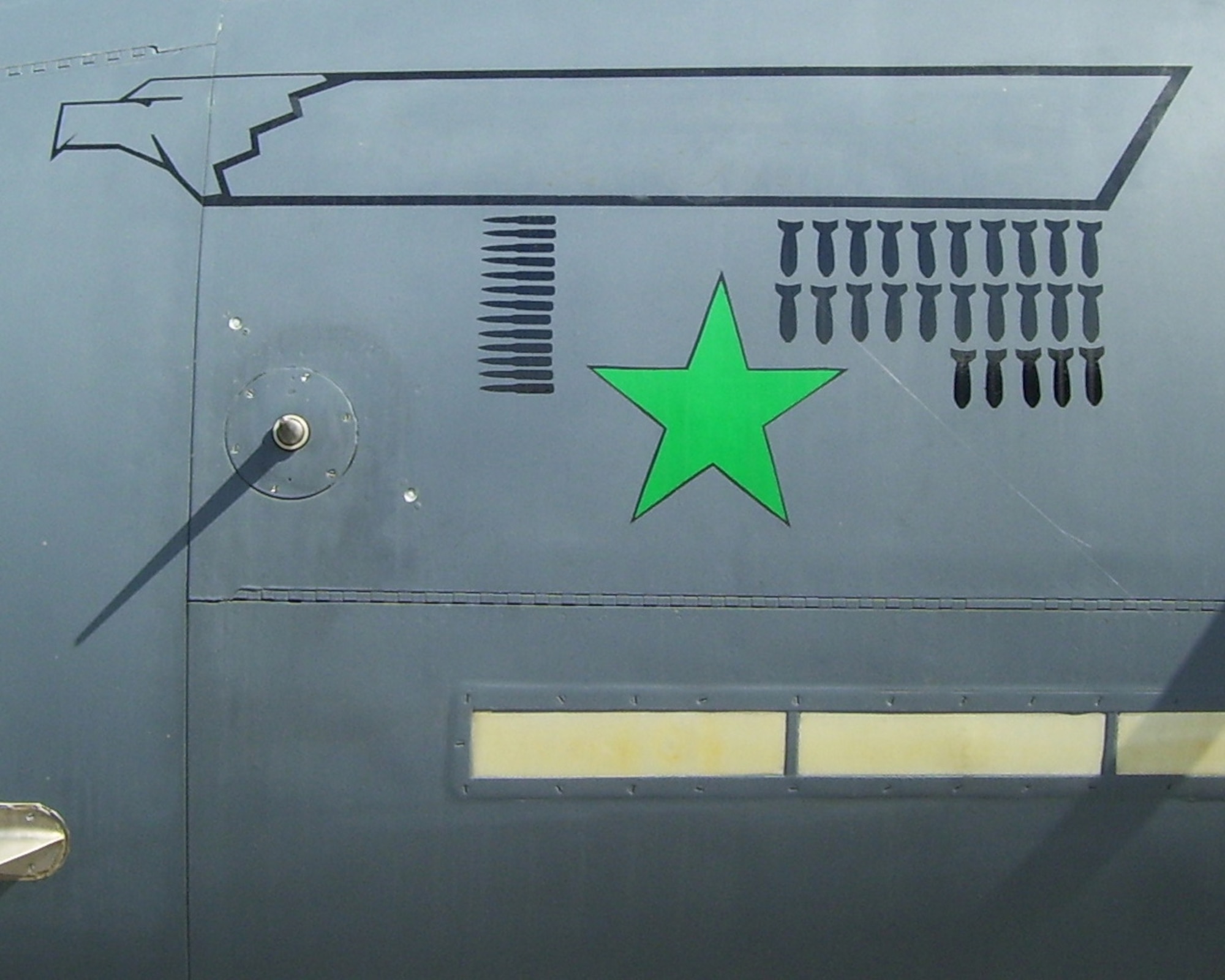 BAGRAM AIR FIELD, Afghanistan -- The green star on Aircraft #89-0487 represents an air-to-air victory achieved during Operation Desert Storm. 335th Expeditionary Fighter Squadron flight crews continue to add to the aircraft’s historic scoreboard. (U.S. Air Force photo by James D’Angina)