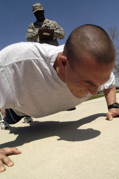 Team Dover leads AMC in fitness, works to stay on top. (U.S. Air Force photo/ Airman 1st Class Shen-Chia Chu)