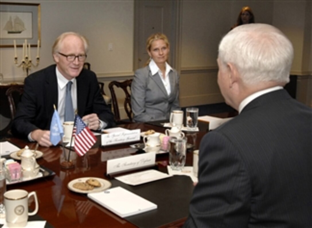 Kai Eide, left, the United Nations secretary general's special representative to Afghanistan, meets with Defense Secretary Robert M. Gates, right, in the Pentagon, April 28, 2008.