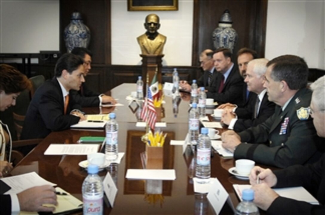 Defense Secretary Robert M. Gates, center right, meets with Secretary of Government Juan Mourino and Secretary of Foreign Affairs Patricia Espinosa in Mexico City, Mexico, April 29, 2008.  