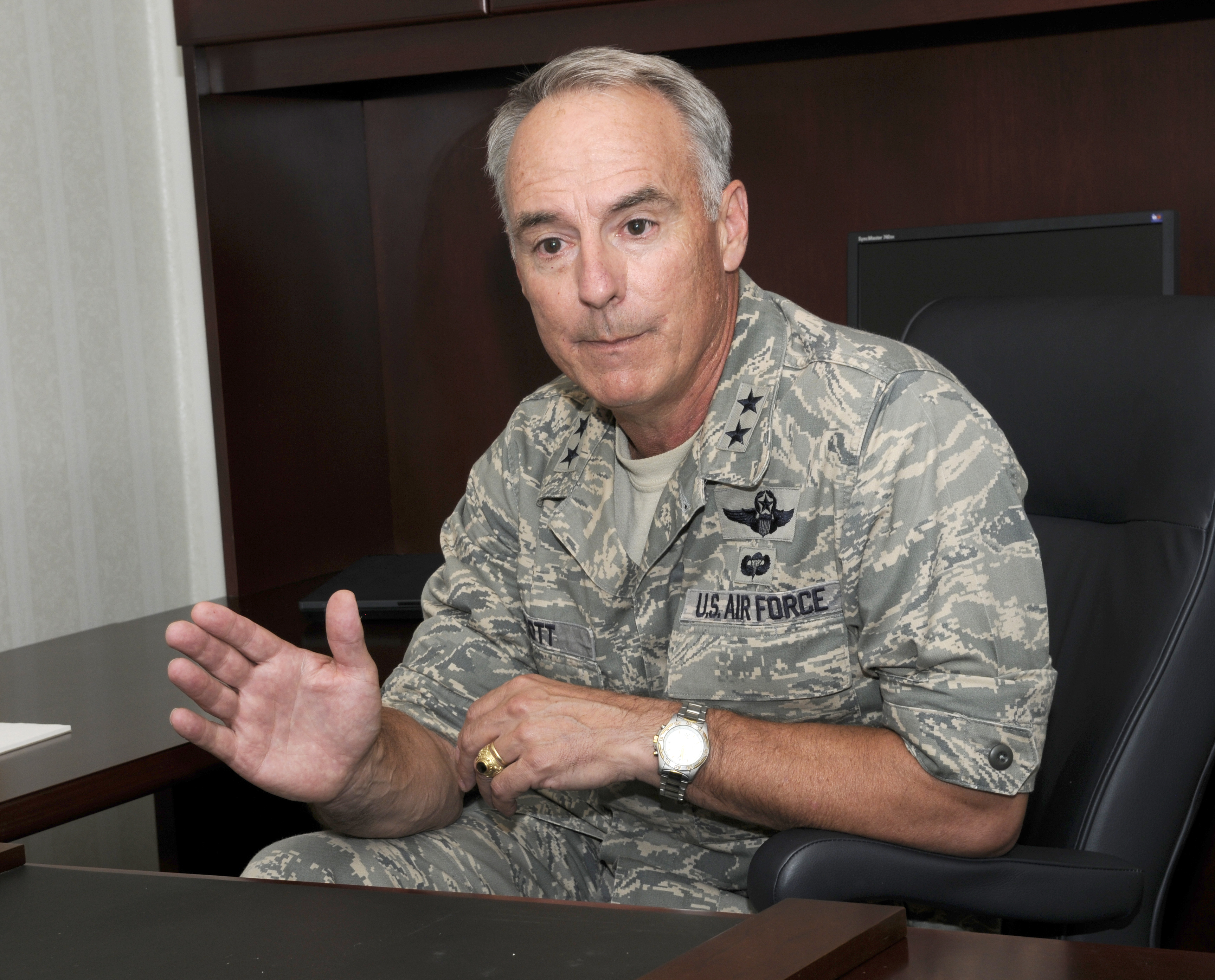 18th Air Force Commander Visits Mcguire Joint Base Mcguire Dix Lakehurst Article Display