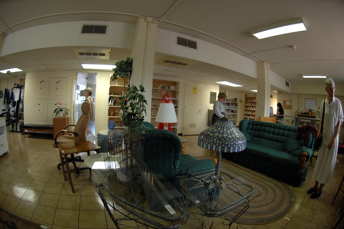 Base thrift store reopens after summer closure > DavisMonthan Air