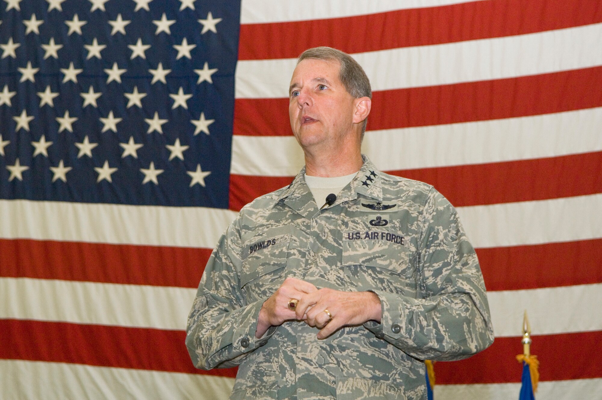 HANSCOM AFB, Mass. - Electronic Systems Center Commander Lt. Gen. Ted Bowlds addresses members of the workforce inside the tennis bubble on Aug. 11.  The general said he’s been impressed with the performance and innovative spirit demonstrated by ESC personnel who are working to provide warfighter support. (U.S. Air Force photo by Mark Wyatt)