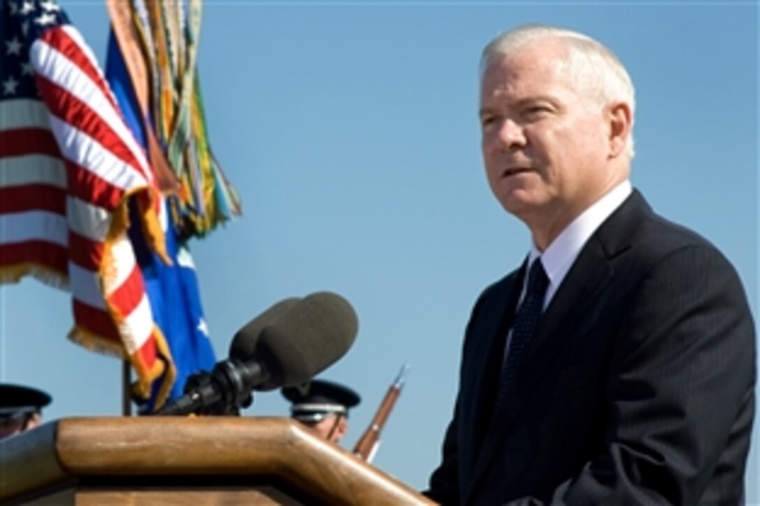 U.S. Defense Secretary Robert M. Gates addresses the audience during a welcoming ceremony for the 19th Air Force Chief of Staff Gen. Norton A. Schwartz on Bolling Air Force Base, Washington, D.C., Aug. 12, 2008.  