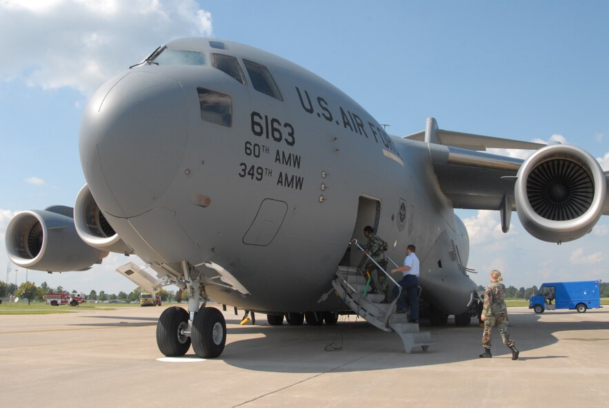932nd Airlift Wing aeromedical members at Scott Air Force Base welcomed their friends from the 349th Air Mobility Wing located at Travis Air Force Base, Calif.  The plane arrived to assist with the Aeromedical Evacuation JAMBOREE event for the weekend of August 15-17, 2008.  (U.S. Air Force photo by Maj. Stan Paregien)