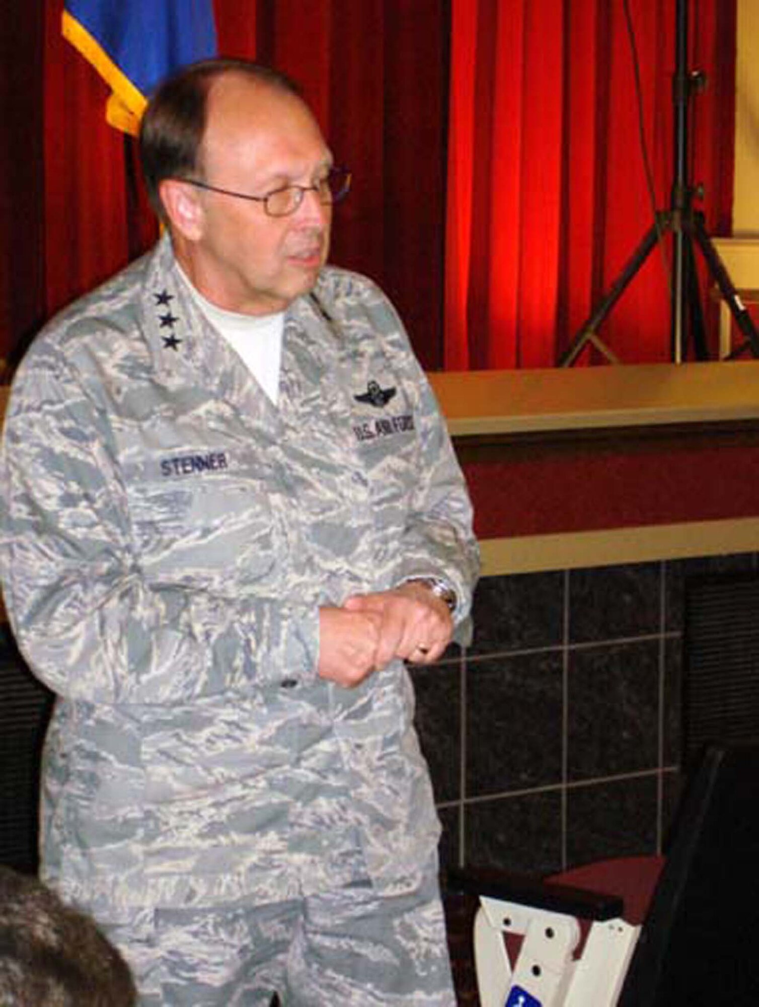 Lt. Gen. Charles E. Stenner Jr., Chief and Commander, Air Force Reserve Command, speaks to members of Fourth Air Force during an August 6, 2008 commander's call he conducted at March ARB, Calif.  (U.S. Air Force photo/MSgt. Linda E. Welz)