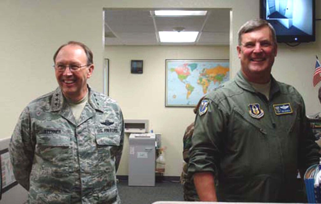 Lt. Gen. Charles E. Stenner Jr., Chief and Commander, Air Force Reserve Command, visits the 4th Air Force command post with Maj. Gen. Robert E. Duignan, 4th Air Force Commander, during an August 6th tour of the numbered Air Force.  (U.S. Air Force photo/MSgt. Linda E. Welz)