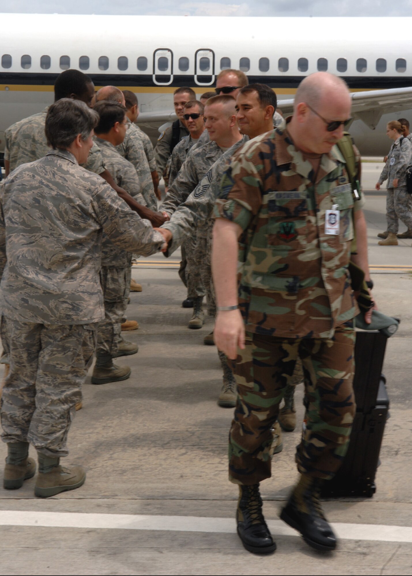 MOODY AIR FORCE BASE, Ga. – 23rd Wing Airmen greet the Air Combat Commander inspection team here Aug. 17. The team is here for the Unit Compliance Inspection. (U.S. Air Force photo by Airman Joshua Green) 