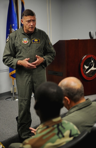 MOODY AIR FORCE BASE, Ga. – Lt. Gen. Gary North, 9th Air Force commander, speaks to members of the 75th Fighter Squadron during a visit here Aug. 15. General North was visiting to Moody to speak with key leadership about combat search and rescue. (U.S. Air Force photo by Senior Airman Gina Chiaverotti)