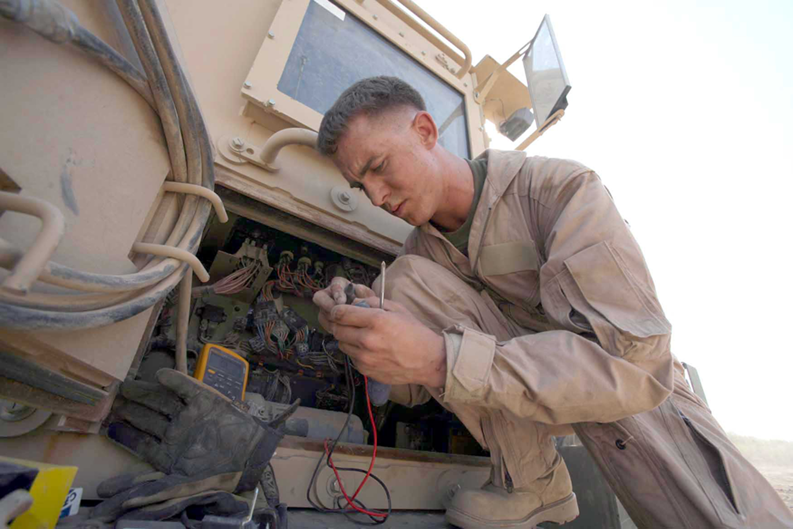 rhinos use heavy equipment for bridge construction gt 3rd marine corp mechanic