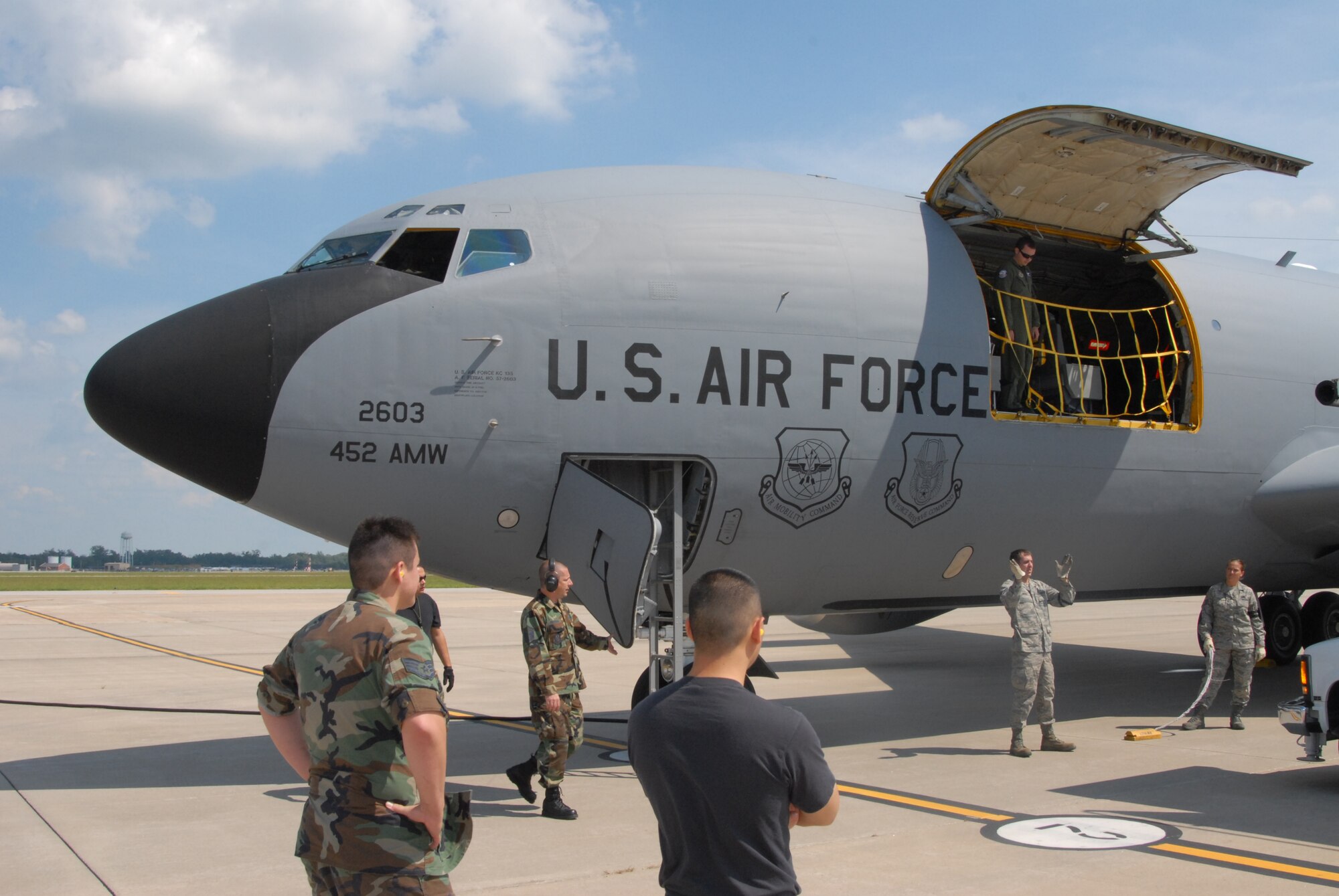 932nd Airlift Wing and 375th Airlift Wing members welcomed AE JAMBOREE participants including the first to arrive, the 452nd Air Mobility Wing from March Air Reserve Base, Calif. They were at Scott Air Force Base three days for the event to help get aeromedical evacuation members more training on a variety of airframes. 
(US Air Force Photo/ Maj. Stan Paregien)