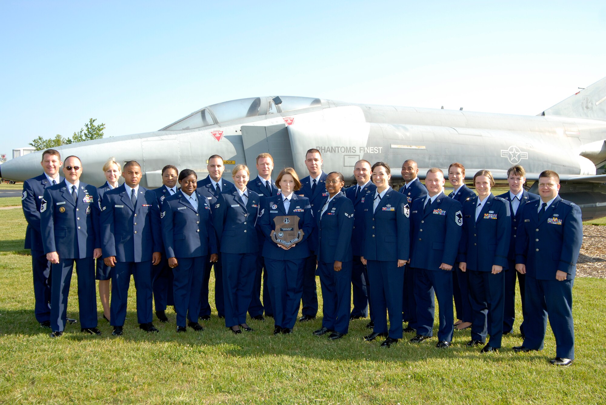 Members of the 123rd Mission Support Flight pose with their award from the NGB.
(Tech. Sgt. Dennis Flora/KyANG)