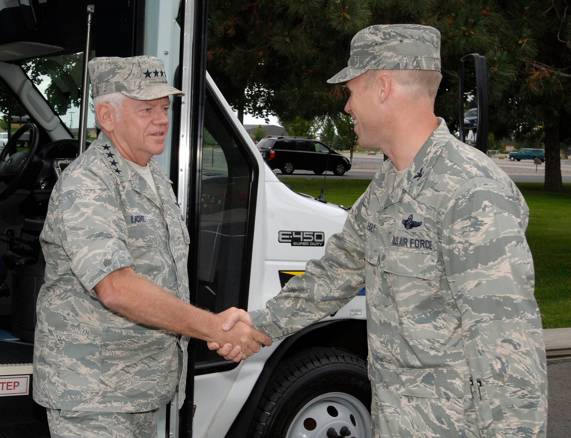 AMC commander visits Fairchild > Fairchild Air Force Base > Article Display