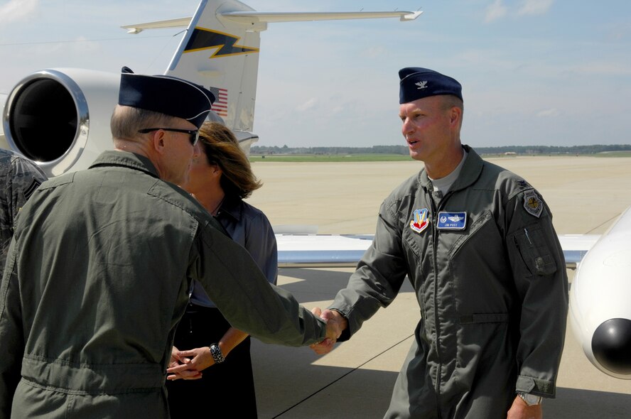 SHAW AIR FORCE BASE, S.C. -- Gen. John Corley, Air Combat Command commander, is greeted by Col. James Post, 20th Fighter Wing commander, while arriving at base operations Aug. 20. General Corley visited Shaw for a base wide tour of all facilities and recognized Airmen for their outstanding performance. (U.S. Air Force photo/Senior Airman Matthew Davis)