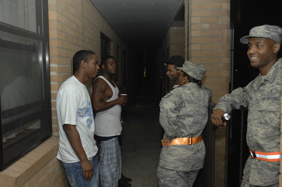 Senior NCO's take an interest in dorm life > Royal Air Force Lakenheath