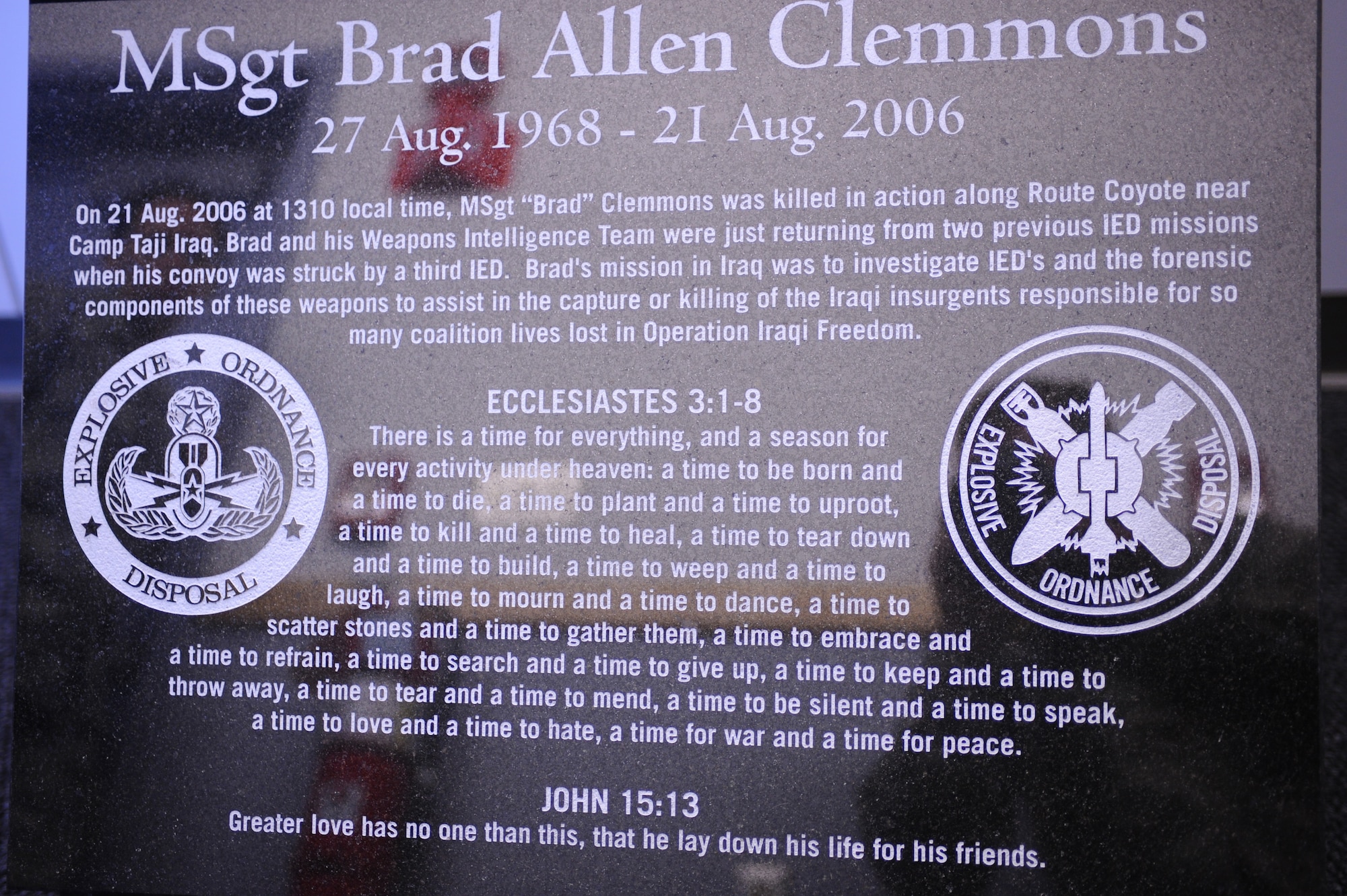 A memorial dedication ceremony was held in honor of Master Sgt. Brad Clemmons, 354th Civil Engineer Squadron explosive ordnance disposal flight, Aug. 21, 2008, at Eielson Air Force Base, Alaska. Sergeant Clemmon's family, friends and co-workers attended the building dedication ceremony to honor his ultimate sacrifice.  (U.S. Air Force photo by Airman 1st Class Jonathan Snyder)