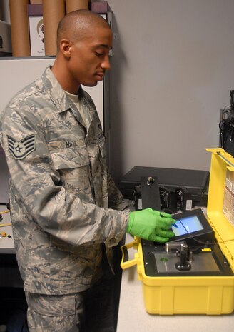 Staff Sgt. Steven Hall (U.S. Air Force photo/Airman 1st Class Melissa White)