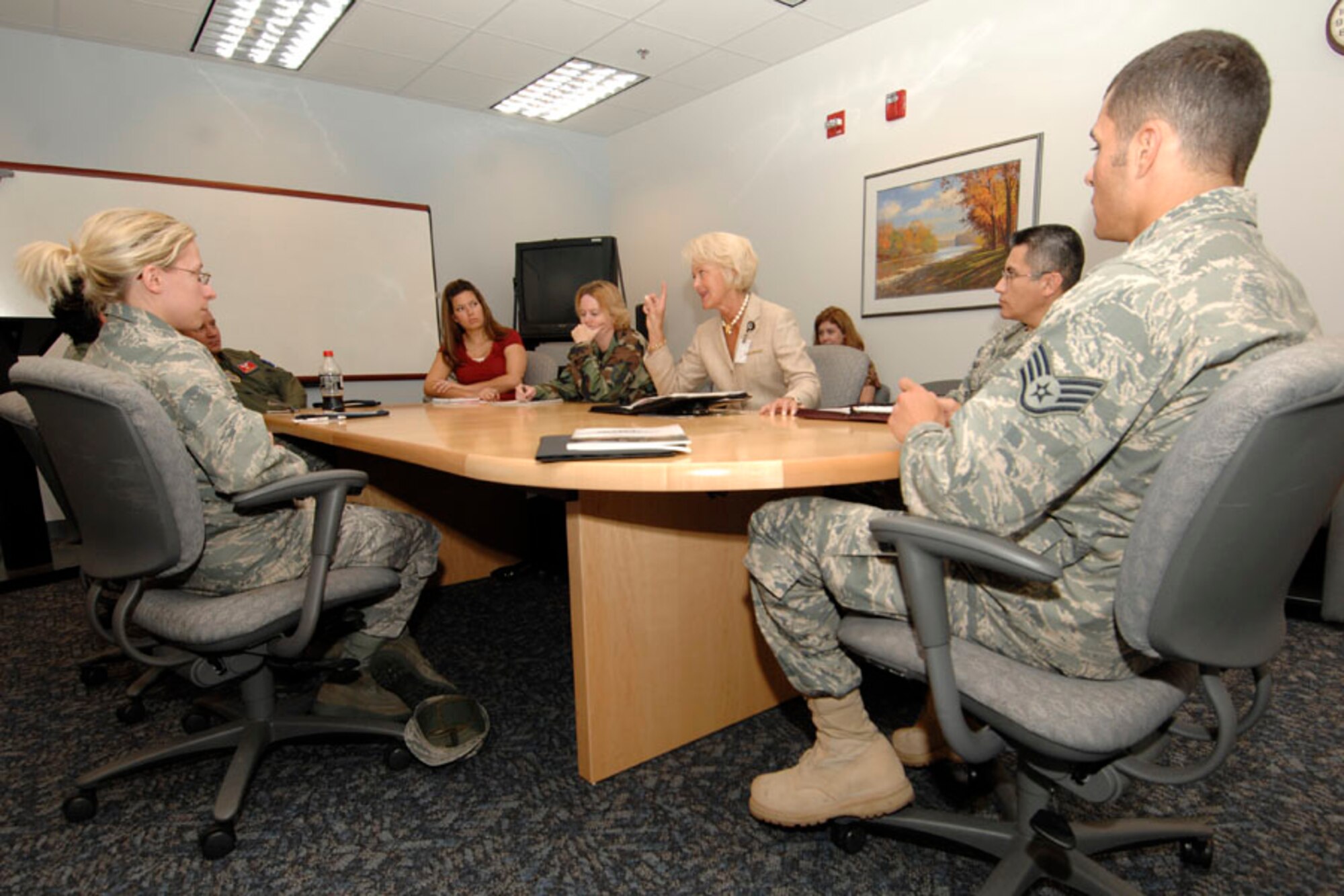 Kristine Cohn, U.S. Secretary of Education Region 5 representative, hosts a roundtable discussion at the Scott Education and Training Center to address federal education benefits and learn about the challenges faced by sservicemembers pursuing academic careers.

(US Air Force photo/ Senior Airman Jonathan Lovelady)
