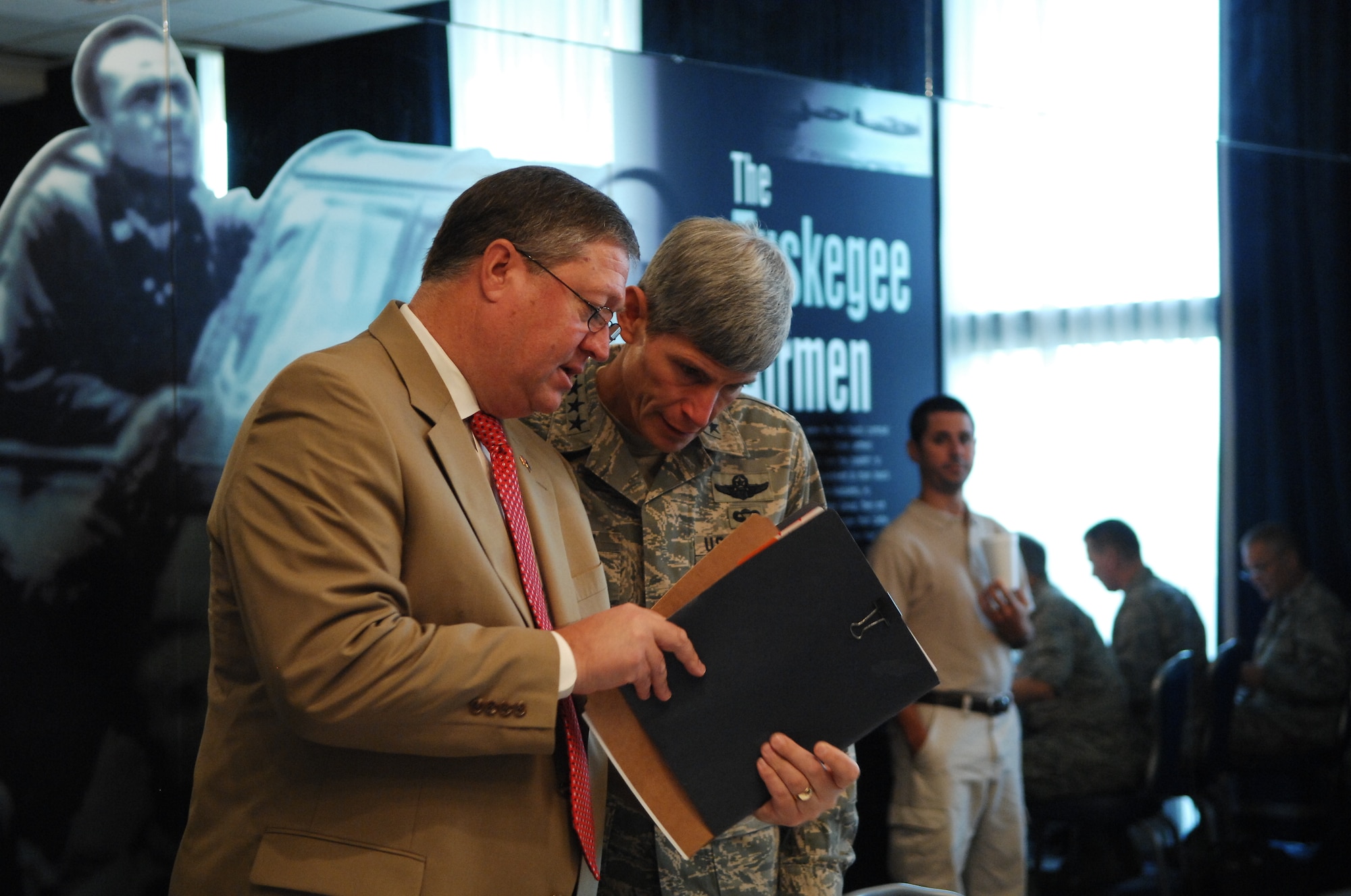 Acting Secretary of the Air Force Michael B. Donley and Chief of Staff Gen. Norton A. Schwartz discuss conference items Aug. 27, during a strategic summit at Bolling Air Force Base, D.C. (U.S. Air Force photo/Andy Morataya)
