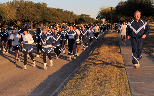 Hundreds of Air Force Personnel Center Airmen ran to honor Warrior Care Month at at a unit run at Randolph Air Force Base, Texas, on Nov. 25, 2008. (Air Force photo by Melissa Peterson)