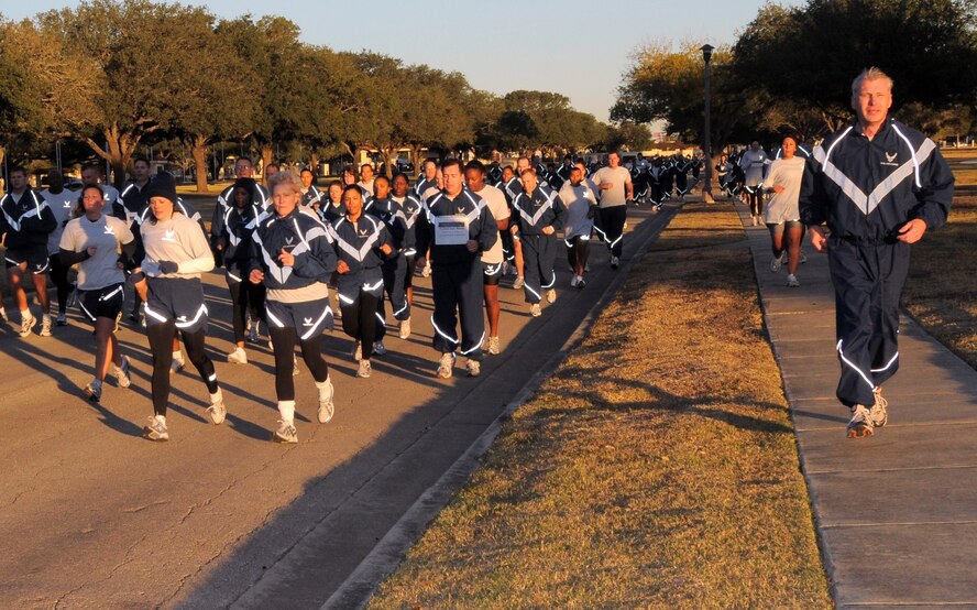 Hundreds of Air Force Personnel Center Airmen ran to honor Warrior Care Month at at a unit run at Randolph Air Force Base, Texas, on Nov. 25, 2008. (Air Force photo by Melissa Peterson)